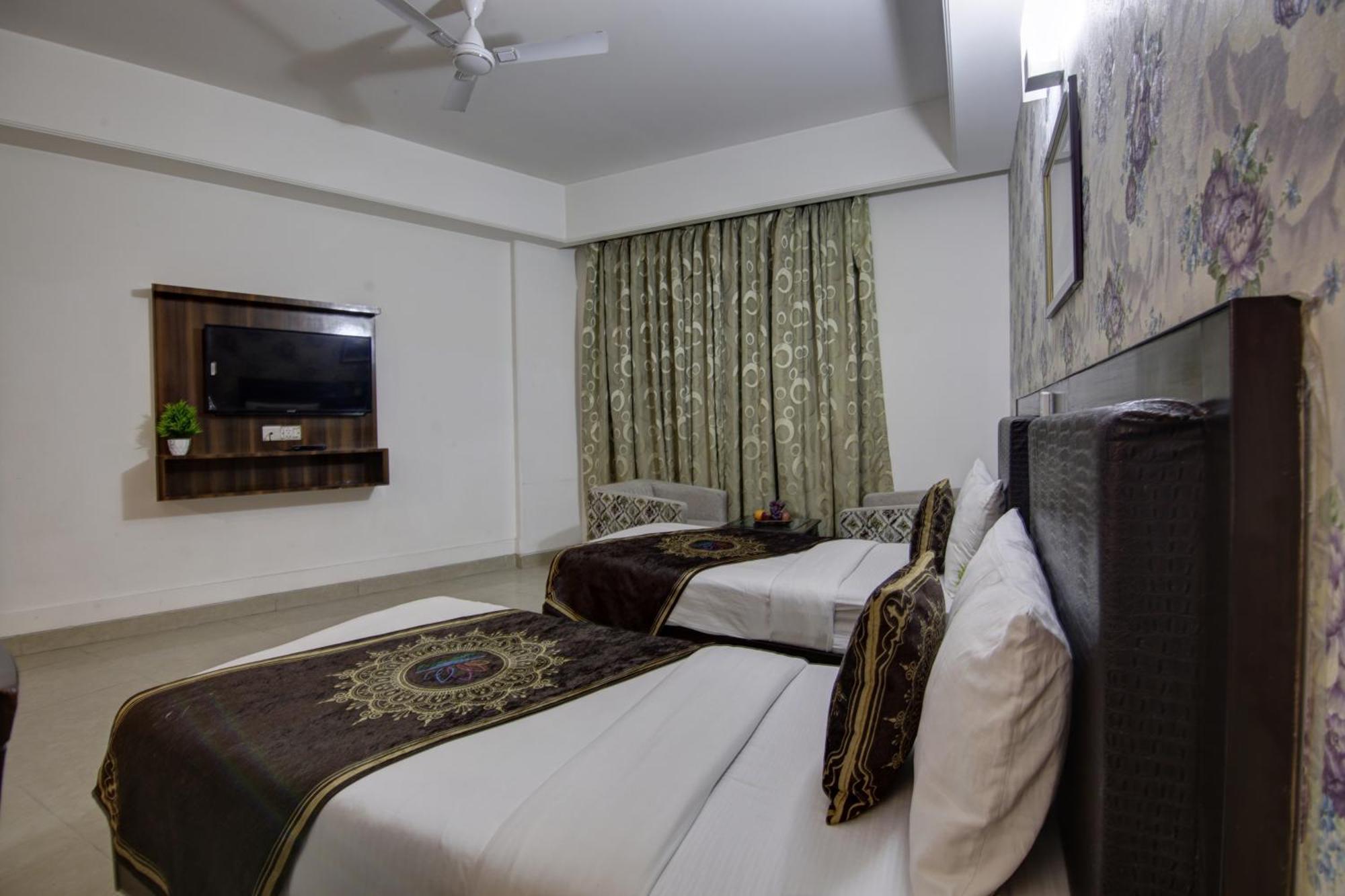 Hotel Venus Plaza New Delhi Eksteriør billede