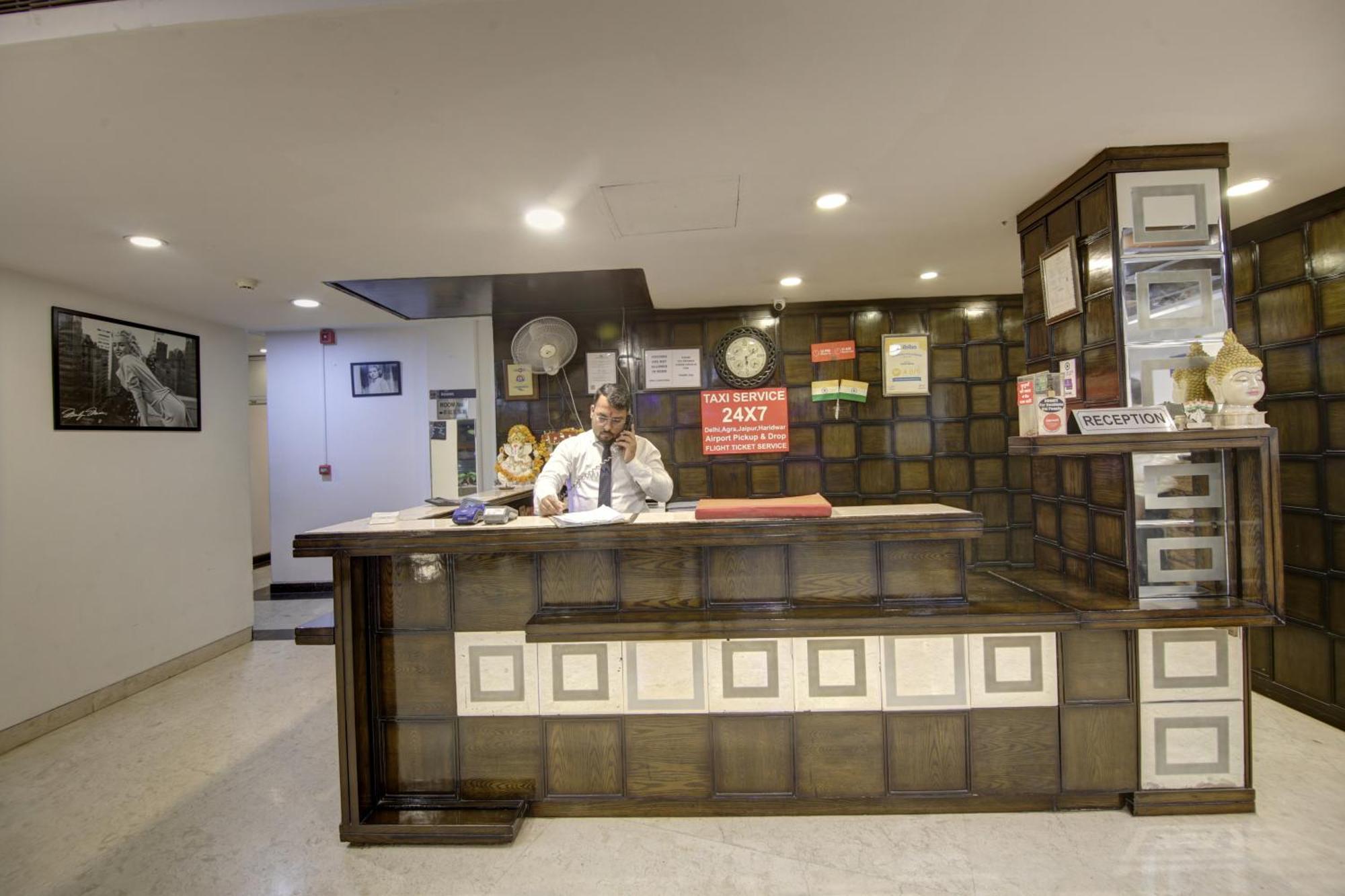 Hotel Venus Plaza New Delhi Eksteriør billede