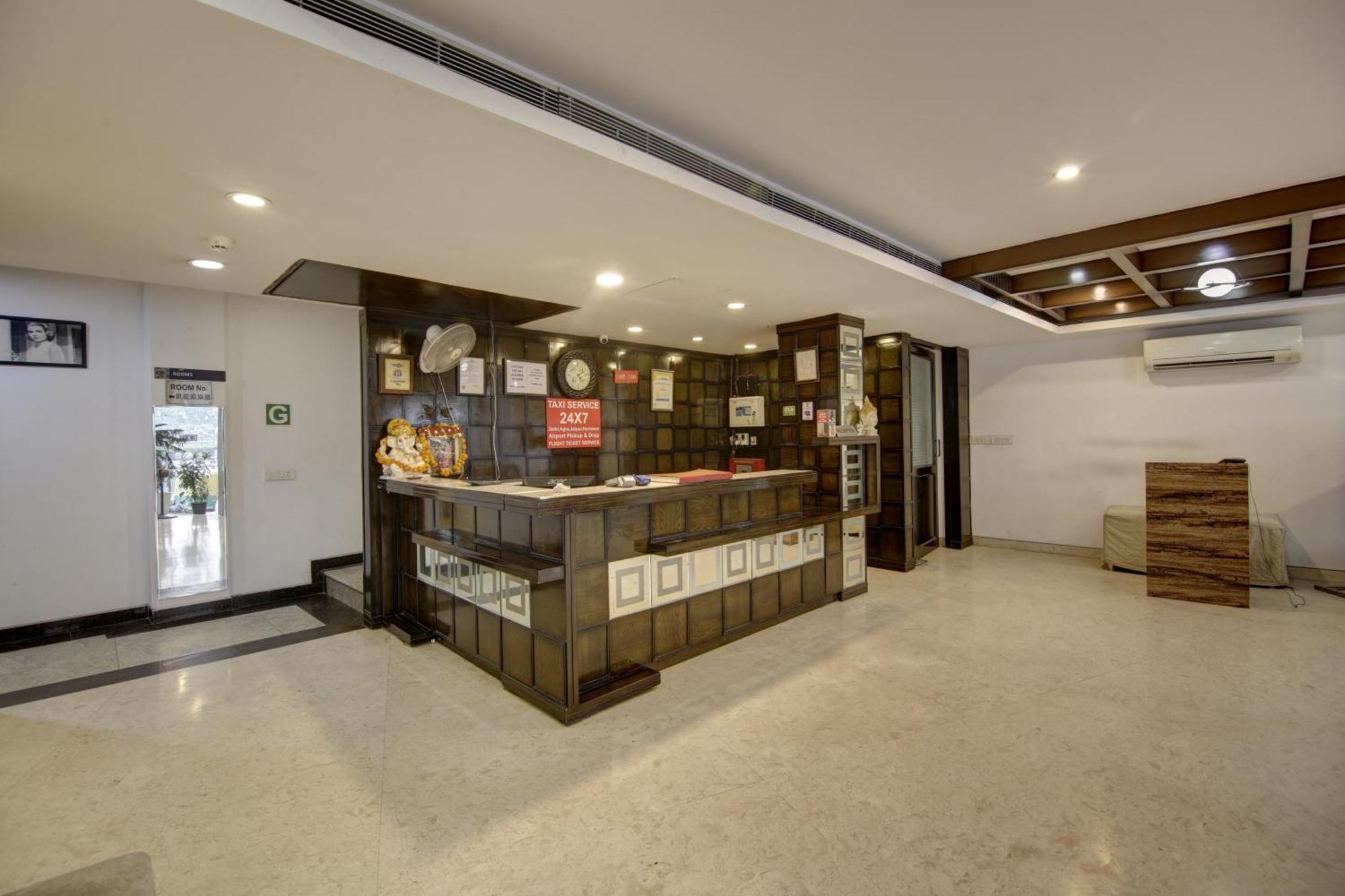Hotel Venus Plaza New Delhi Eksteriør billede