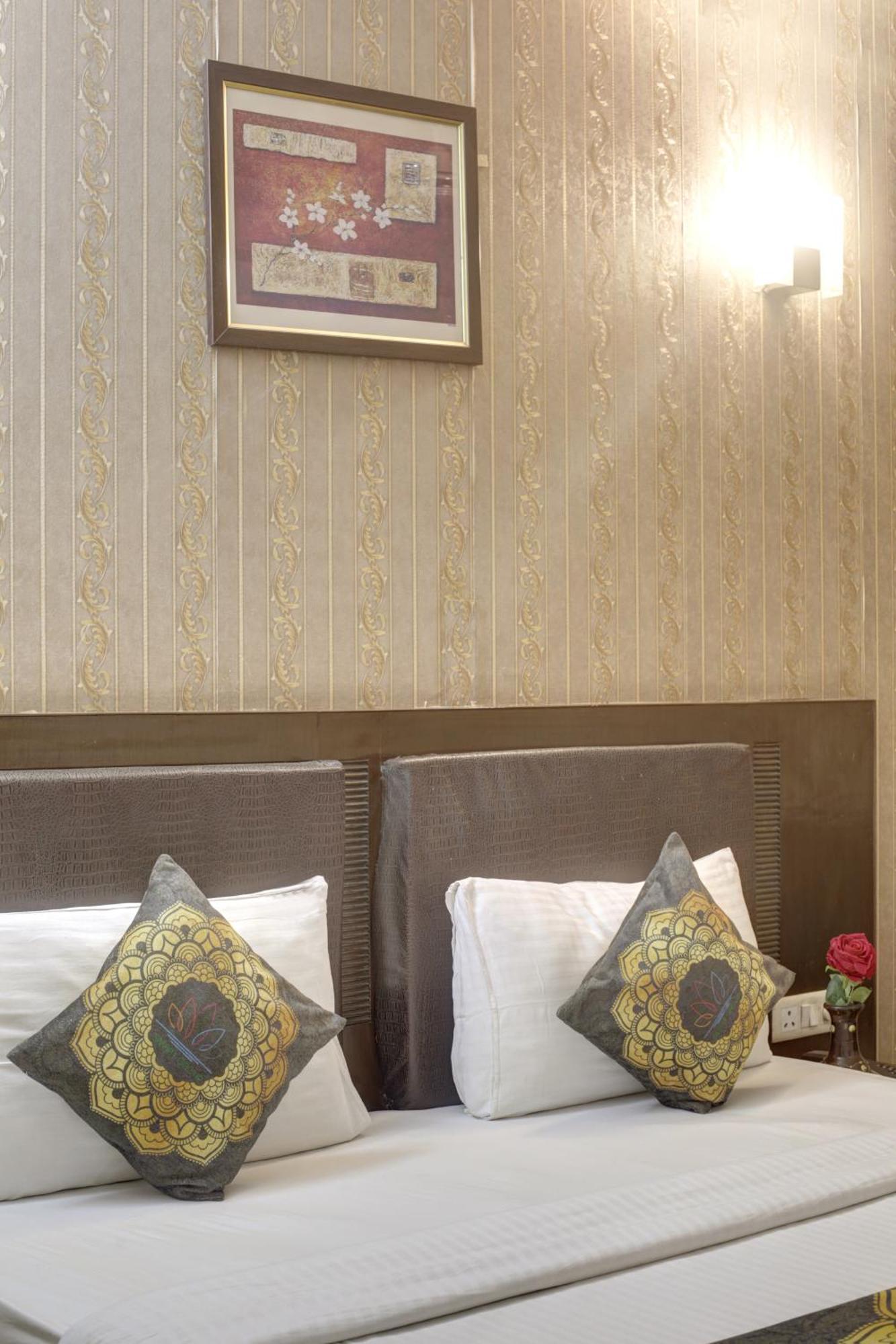 Hotel Venus Plaza New Delhi Eksteriør billede
