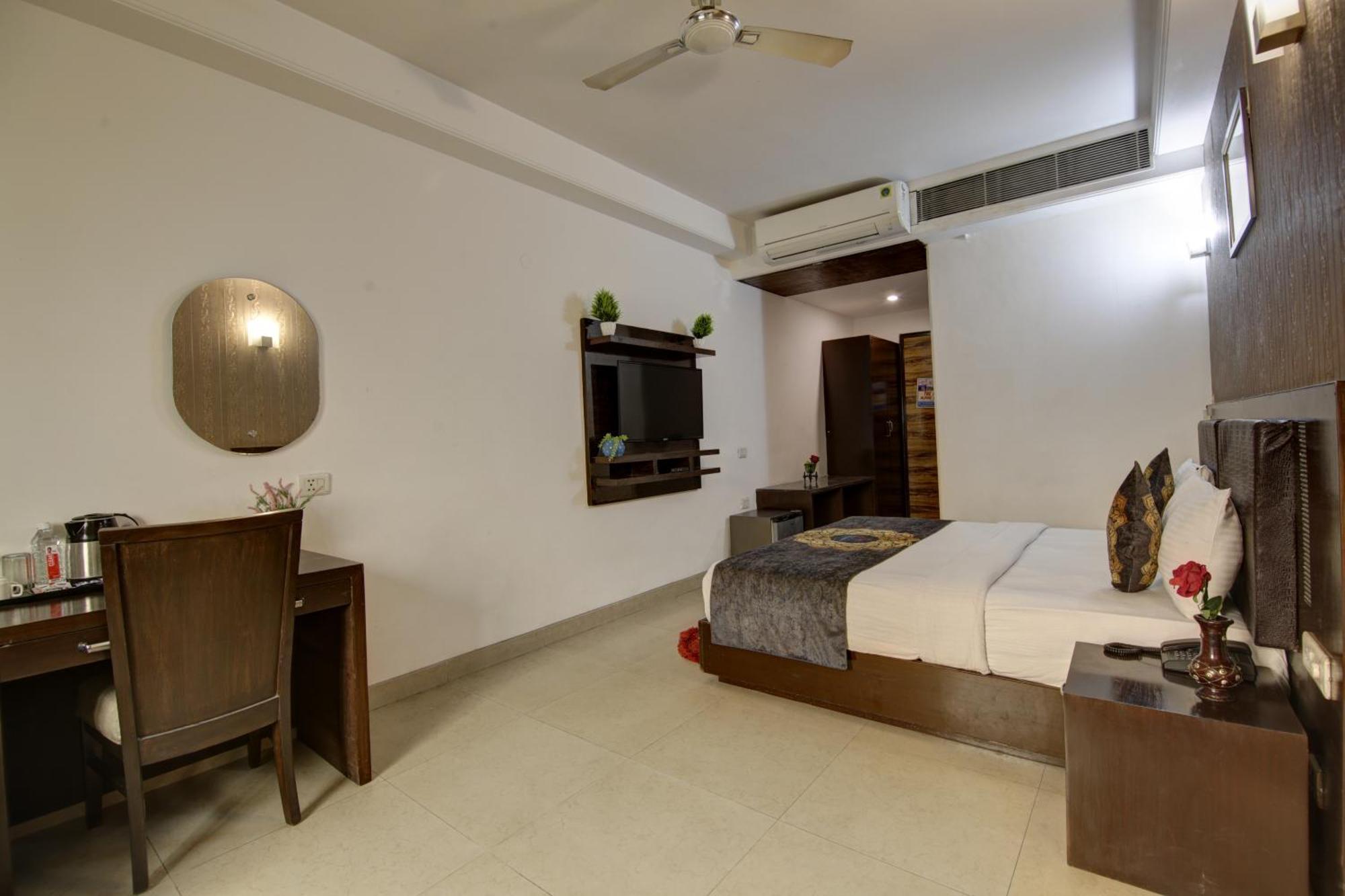 Hotel Venus Plaza New Delhi Eksteriør billede
