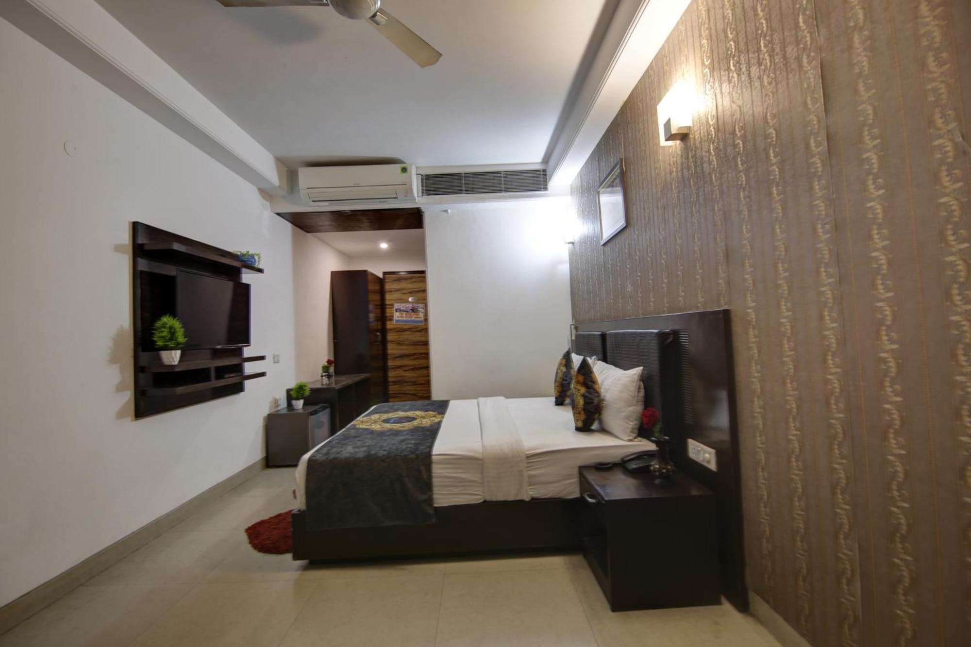 Hotel Venus Plaza New Delhi Eksteriør billede