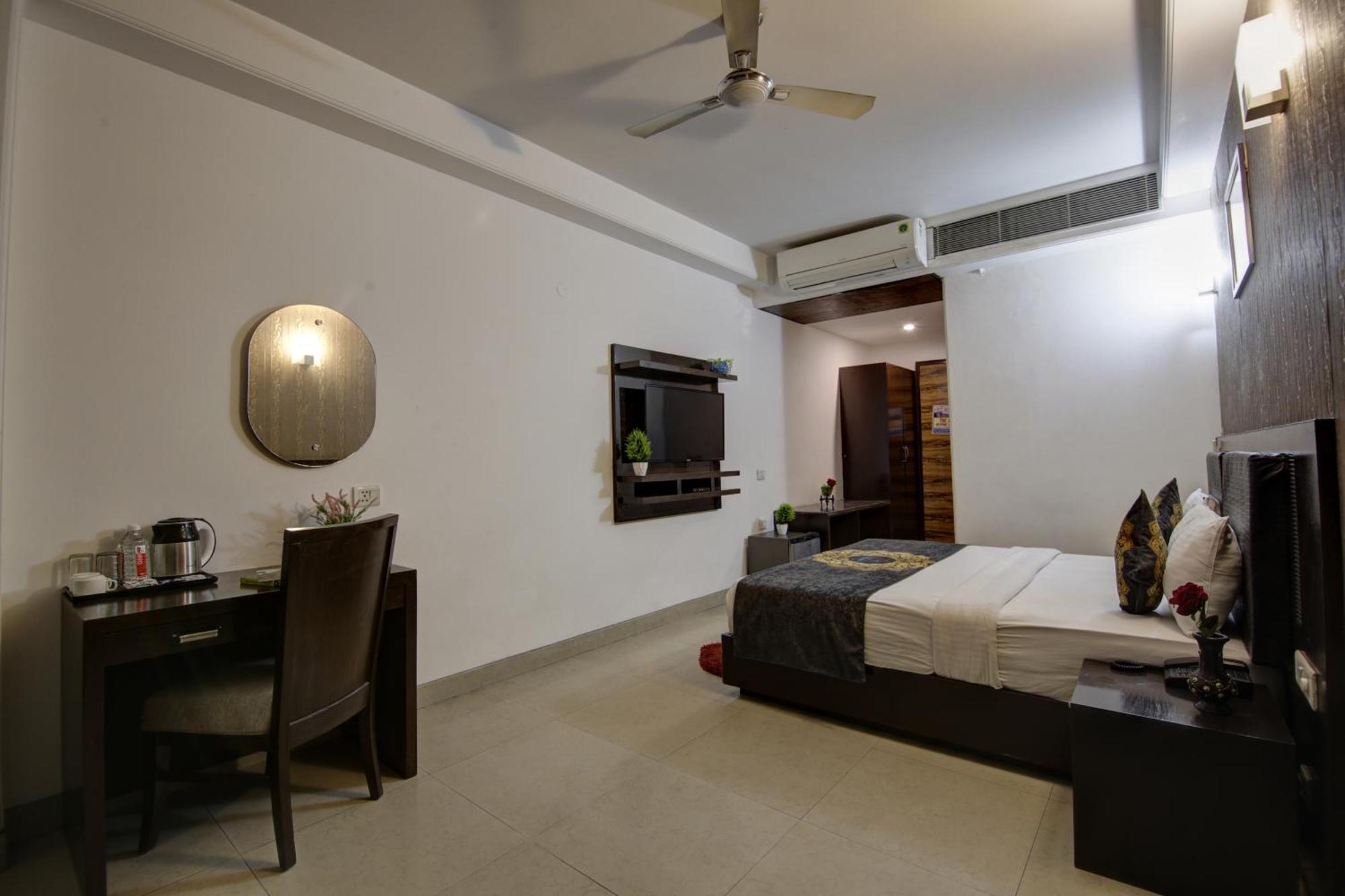 Hotel Venus Plaza New Delhi Eksteriør billede