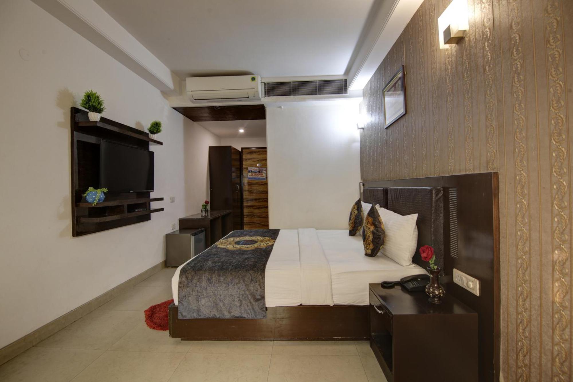 Hotel Venus Plaza New Delhi Eksteriør billede