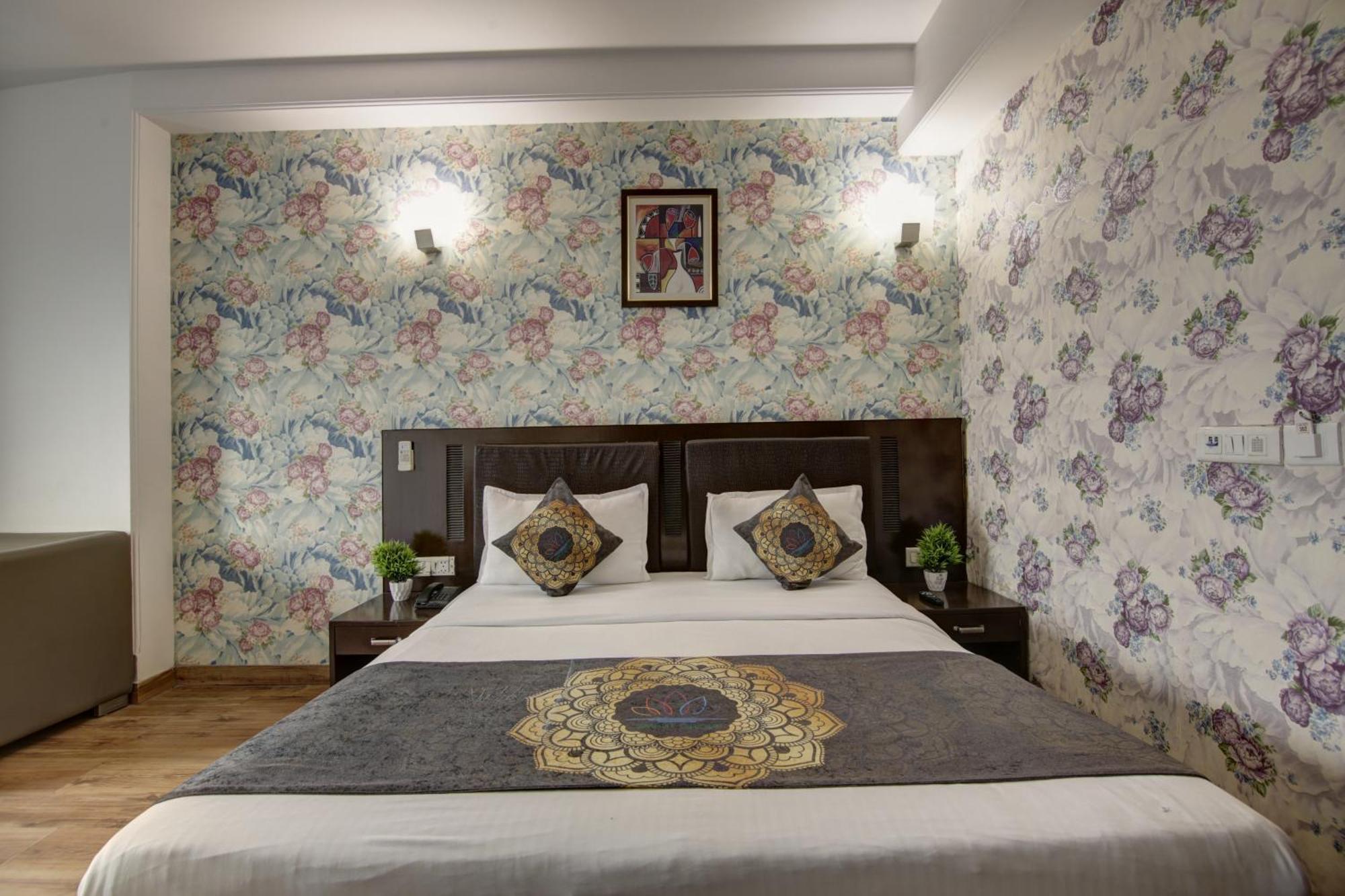 Hotel Venus Plaza New Delhi Eksteriør billede