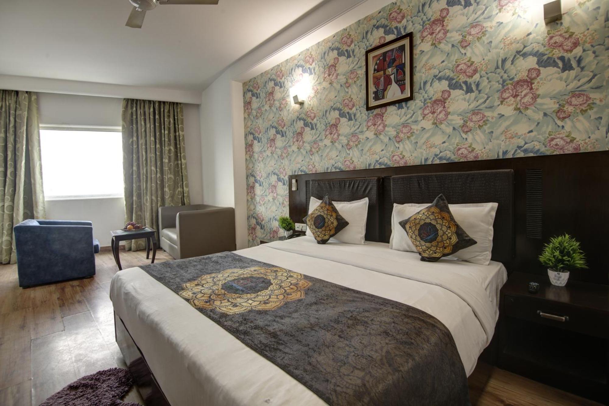 Hotel Venus Plaza New Delhi Eksteriør billede